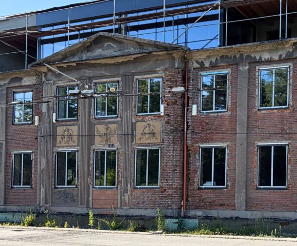 Ambulatorium_Heřmanice_brownfield_De.Mann_ (8)